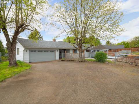 508 SE Apple St, Oakland, OR 97462