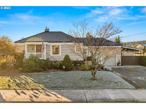 298 NW 6th Ave, Estacada, OR 97023