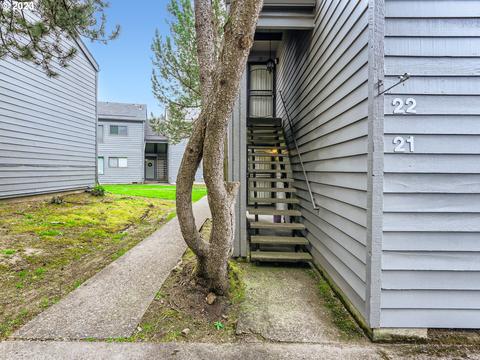 6745 SW Scholls Ferry Rd #21, Beaverton, OR 97008