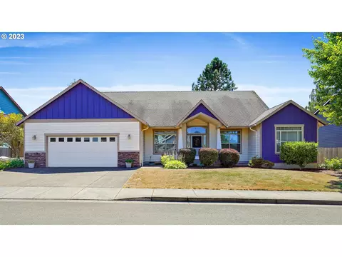 435 E Washington St, Carlton, OR 97111