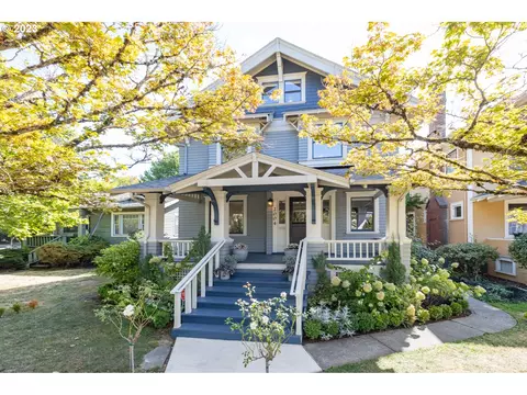 2004 SE Spruce Ave, Portland, OR 97214