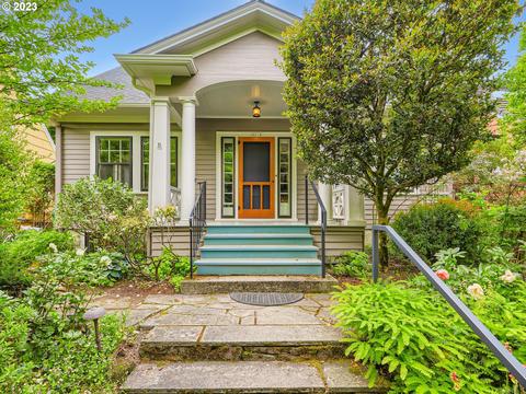 4214 NE Hazelfern Pl, Portland, OR 97213