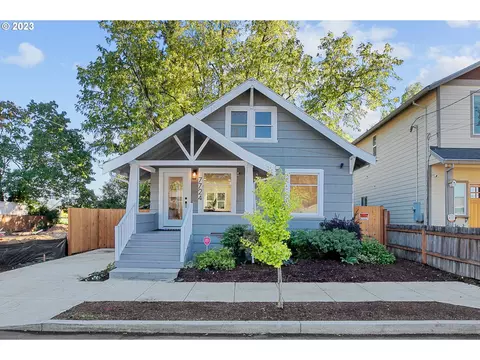 7724 SE Long St, Portland, OR 97206