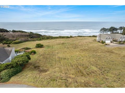 15 Nantucket Dr #15, Pacific City, OR 97135