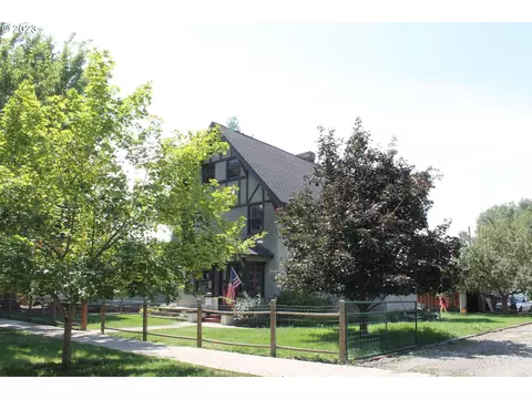 2525 3rd St, Baker City, OR 97814
