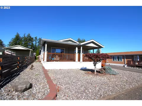 3030 Knott Ter, Coos Bay, OR 97420