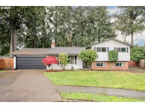 15430 SE Clinton Ct, Portland, OR 97236