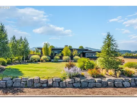 2075 SW Sailing Ct, Mcminnville, OR 97128