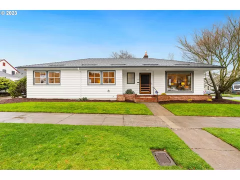 3206 NE Siskiyou St, Portland, OR 97212