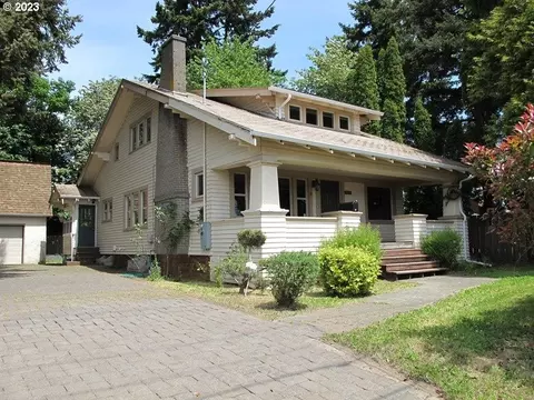 10927 NE Glisan St, Portland, OR 97220