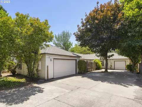 10720 SE Powell Blvd, Portland, OR 97266