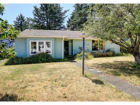 11602 SE Grant St, Portland, OR 97216