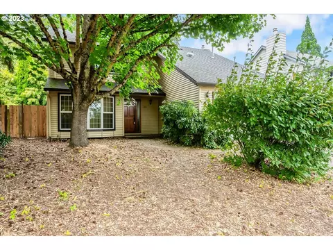 243 NE Donelson St, Hillsboro, OR 97124