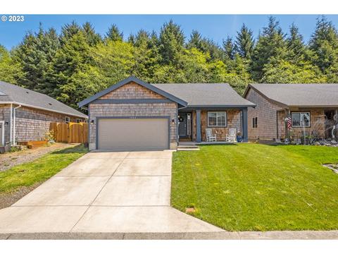 1068 Necarney Ave, Rockaway Beach, OR 97136
