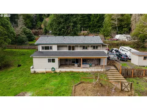 93408 Upper Loop Rd, Coos Bay, OR 97420