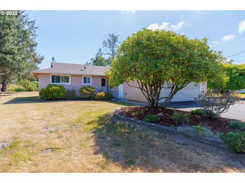 734 S Main Ave, Warrenton, OR 97146
