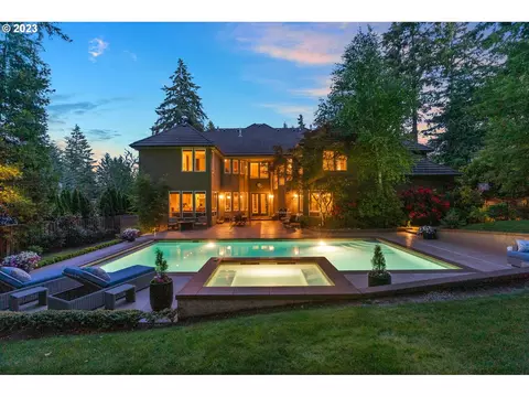 1501 Country Club Rd, Lake Oswego, OR 97034