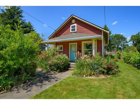 1215 E 9th St, Newberg, OR 97132