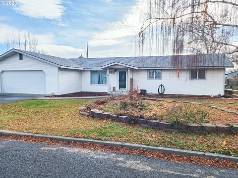 995 Idlewood Dr, Baker City, OR 97814