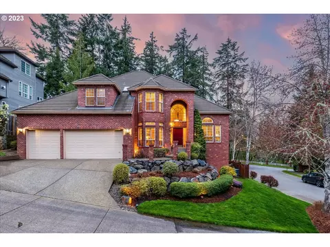592 Weidman Ct, Lake Oswego, OR 97034