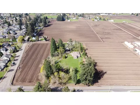1733 N Holly St, Canby, OR 97013
