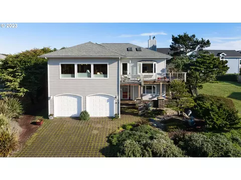 2099 Beach Loop Dr SW, Bandon, OR 97411