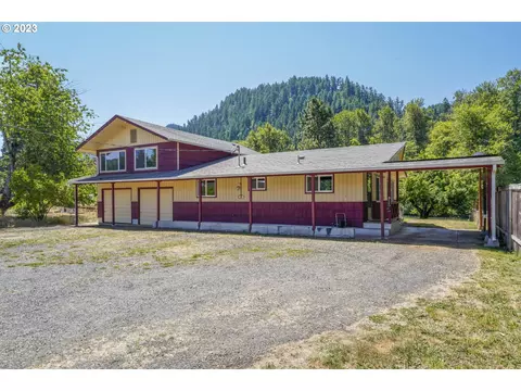 47586 Riverview St, Oakridge, OR 97463