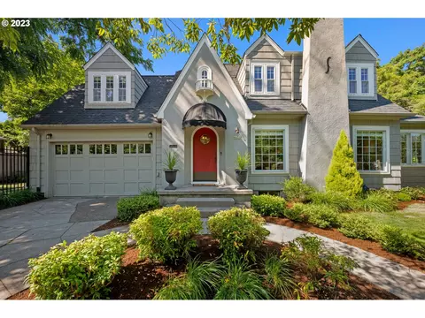 4431 NE Stanton St, Portland, OR 97213