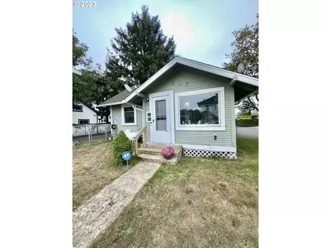 207 Ocean Ave, Tillamook, OR 97141