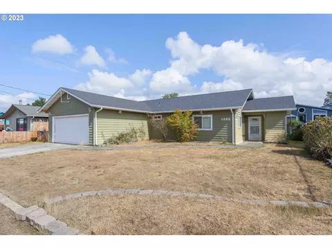 1225 Fenwick Ave, Coos Bay, OR 97420