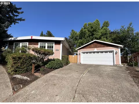 21986 Azalea Ct, Aurora, OR 97002