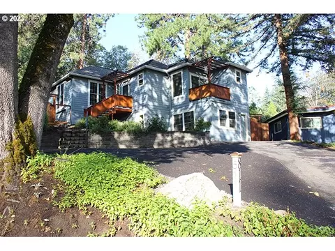 811 Roca St, Ashland, OR 97520