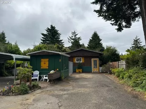 154 Outer Dr, Florence, OR 97439 photo 1