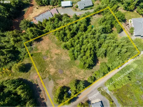 94184 Kirkendall Ln, North Bend, OR 97459