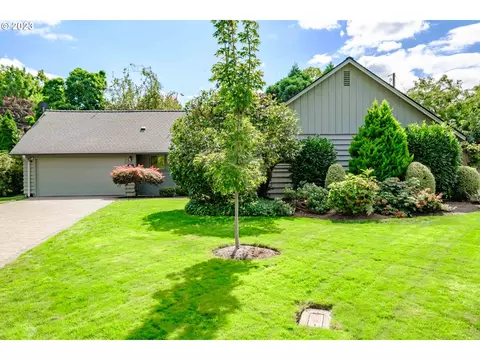 2872 Suffolk Ct, Eugene, OR 97401 photo 1