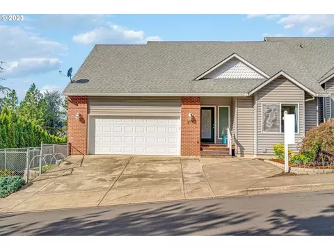 319 NW Meadows Dr, Mcminnville, OR 97128