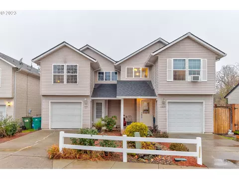 1329 N Creekside Ln, Newberg, OR 97132