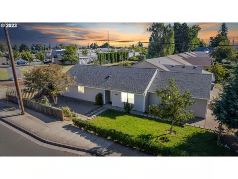 92 S 14th Ave, Cornelius, OR 97113