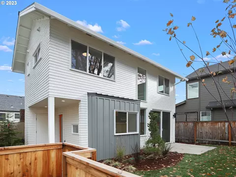 4750 NE 40th Ave #B, Portland, OR 97211