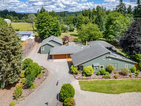 16216 SE Bel Air Dr, Damascus, OR 97089
