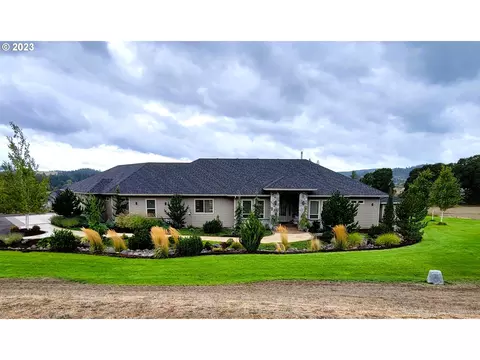 93275 Bear Creek Ranch Rd, Junction City, OR 97448