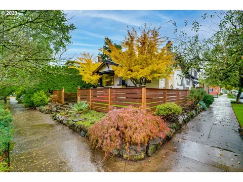 4535 SE Clay St, Portland, OR 97215