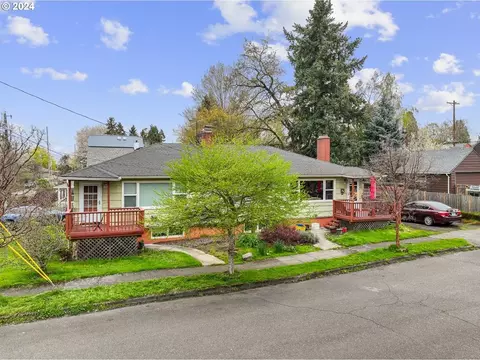 5105 SE 5109 Se Tibbetts St, Portland, OR 97206