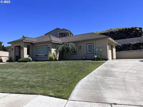 2154 NE 4th St, Hermiston, OR 97838