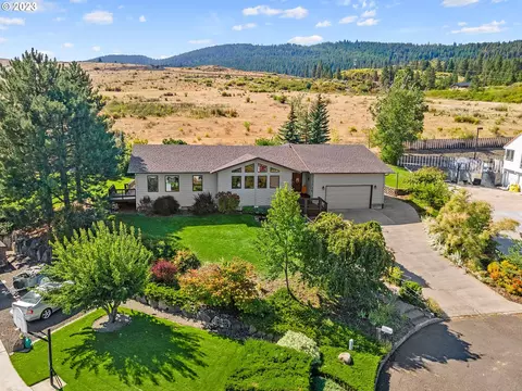 809 Highland Pl, La Grande, OR 97850