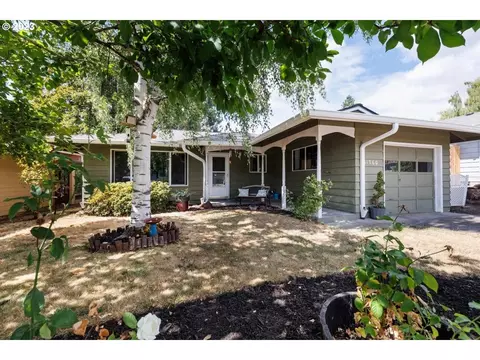 11760 SW King George Dr, King City, OR 97224