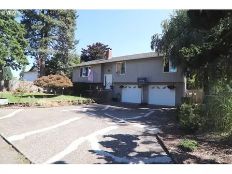 230 Amanda Ct, Oregon City, OR 97045