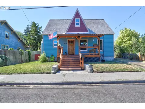 1518 E 12th St, The Dalles, OR 97058