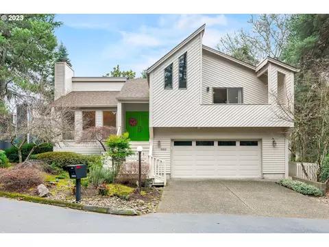 3953 SW 58th Dr, Portland, OR 97221