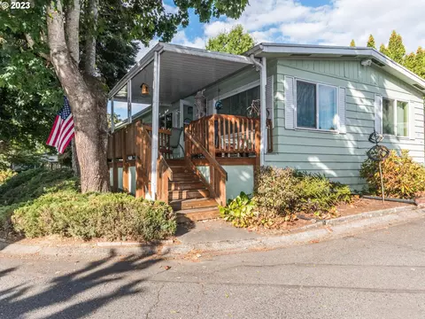 21100 NE Sandy Blvd #137, Fairview, OR 97024